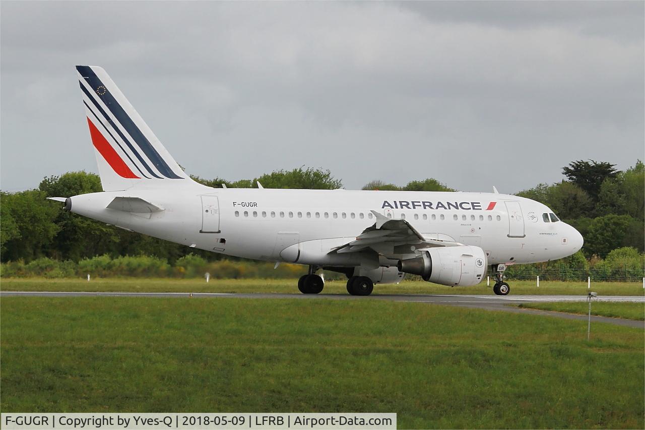 F-GUGR, 2007 Airbus A318-111 C/N 3009, Airbus A318-111, Taxiing rwy 25L, Brest-Bretagne airport (LFRB-BES)