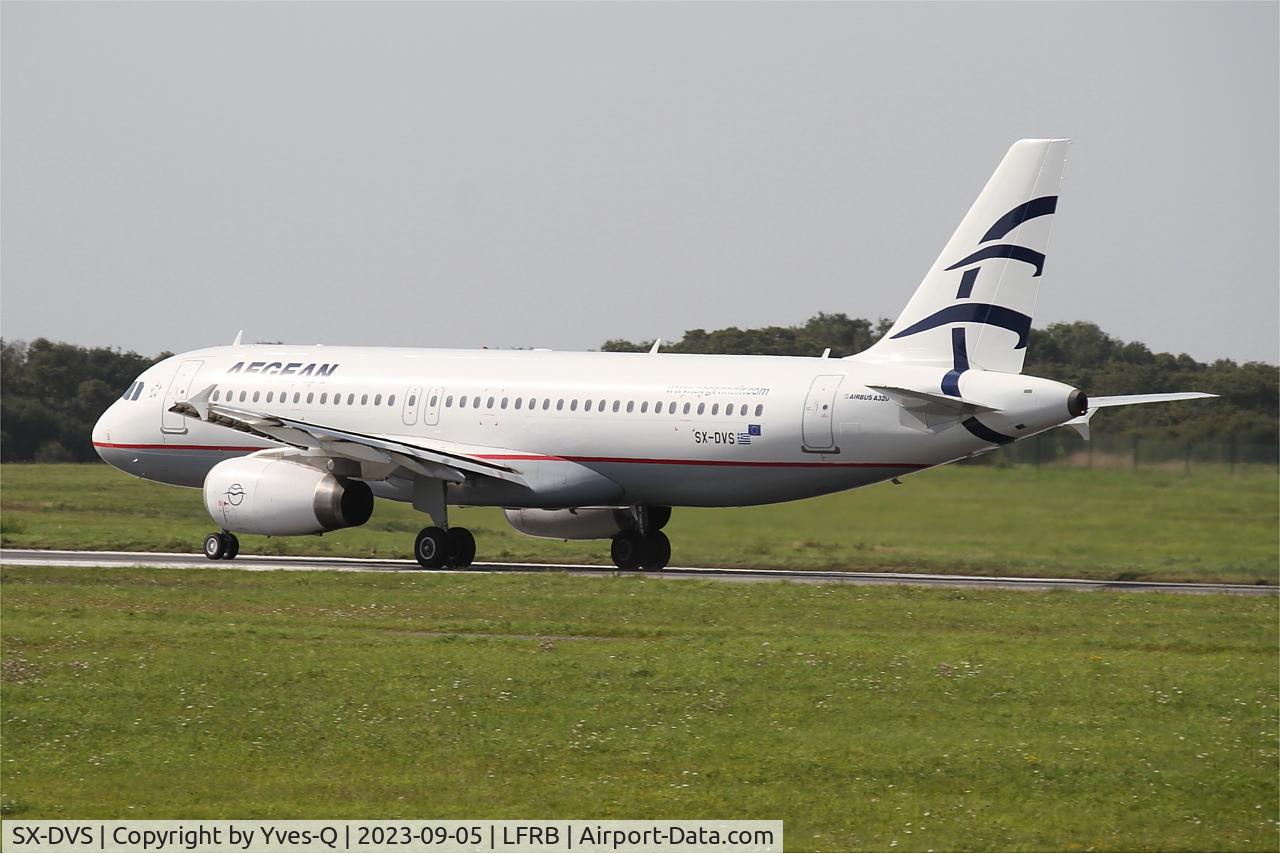 SX-DVS, 2008 Airbus A320-232 C/N 3709, Airbus A320-232, Take off run rwy 25L, Brest-Bretagne airport (LFRB-BES)