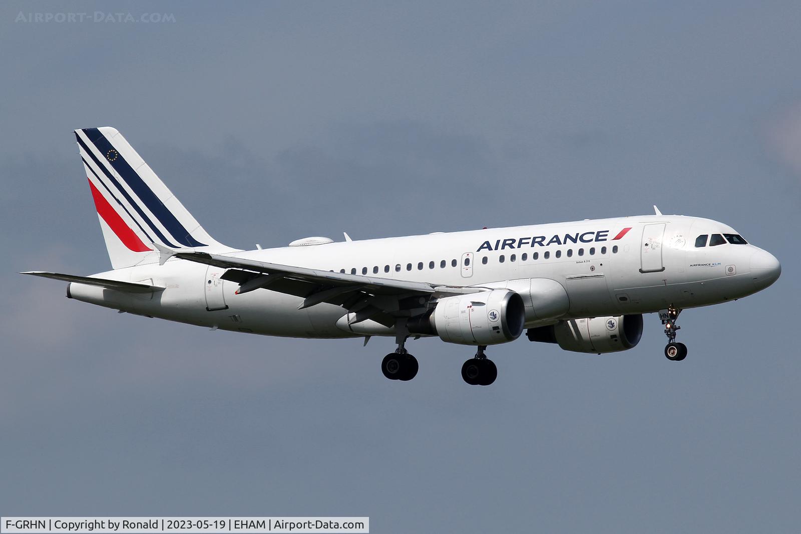 F-GRHN, 2000 Airbus A319-111 C/N 1267, at spl