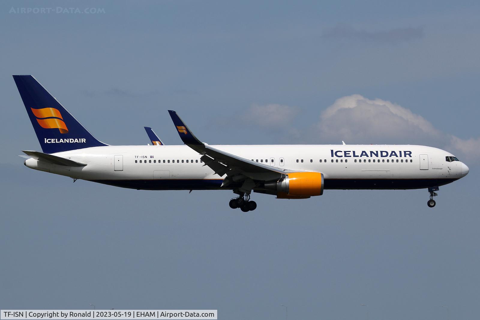 TF-ISN, 2000 Boeing 767-319 C/N 30586, at spl