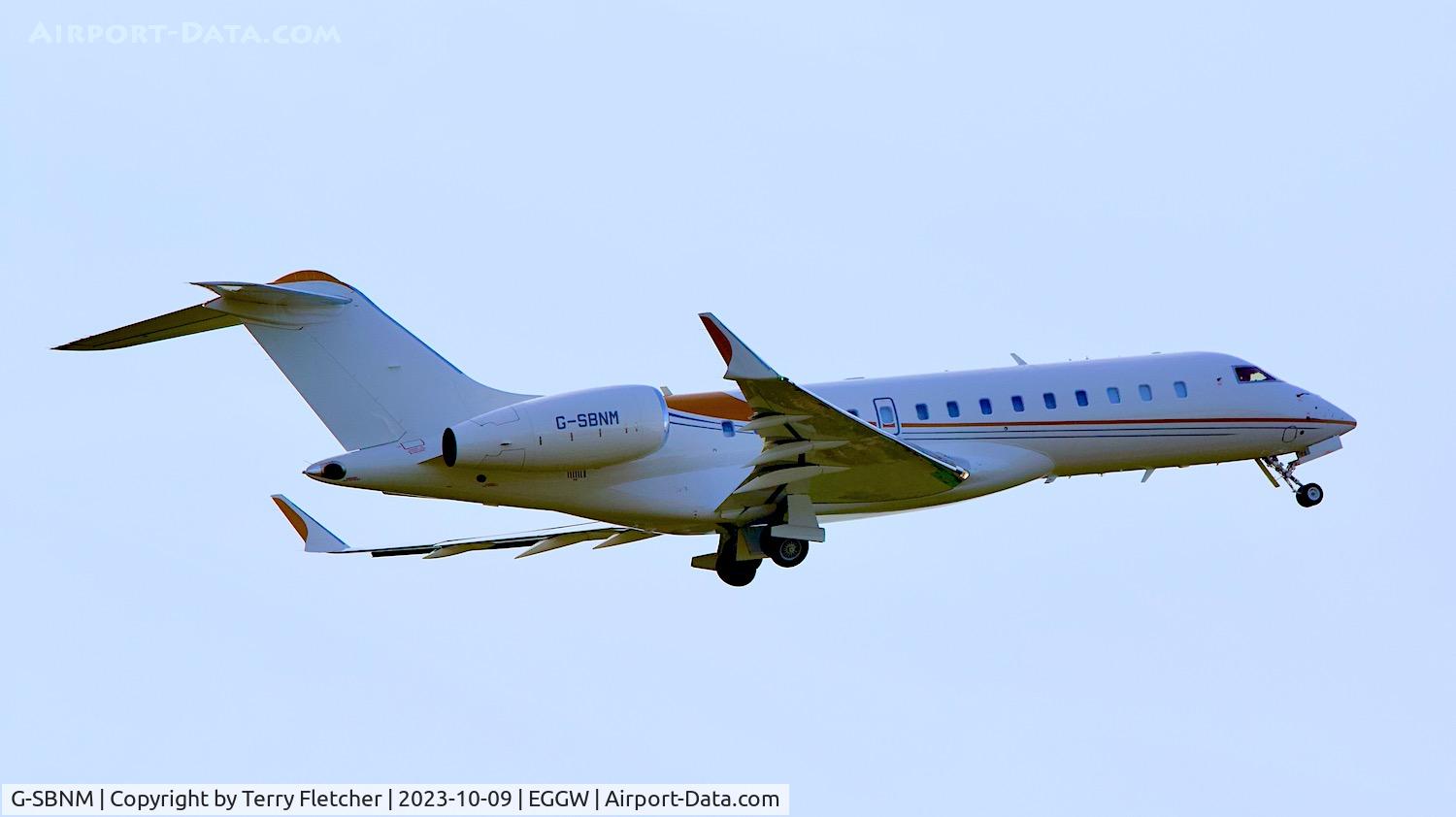 G-SBNM, Bombardier Global 6500 C/N 60078, At Luton Airport
