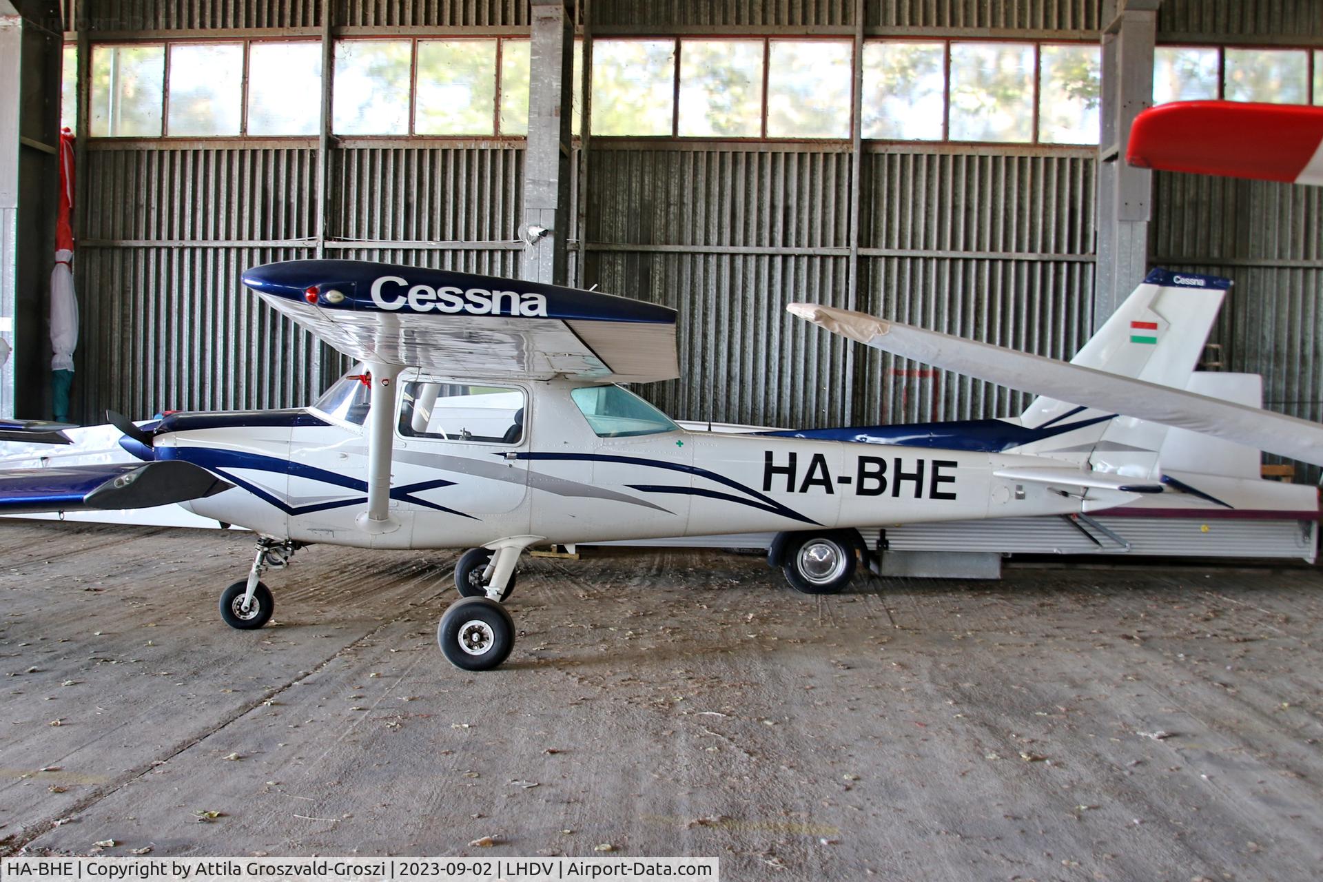 HA-BHE, 1979 Cessna 152 C/N 15283630, LHDV - Dunaújváros-Kisapostag Airport, Hungary