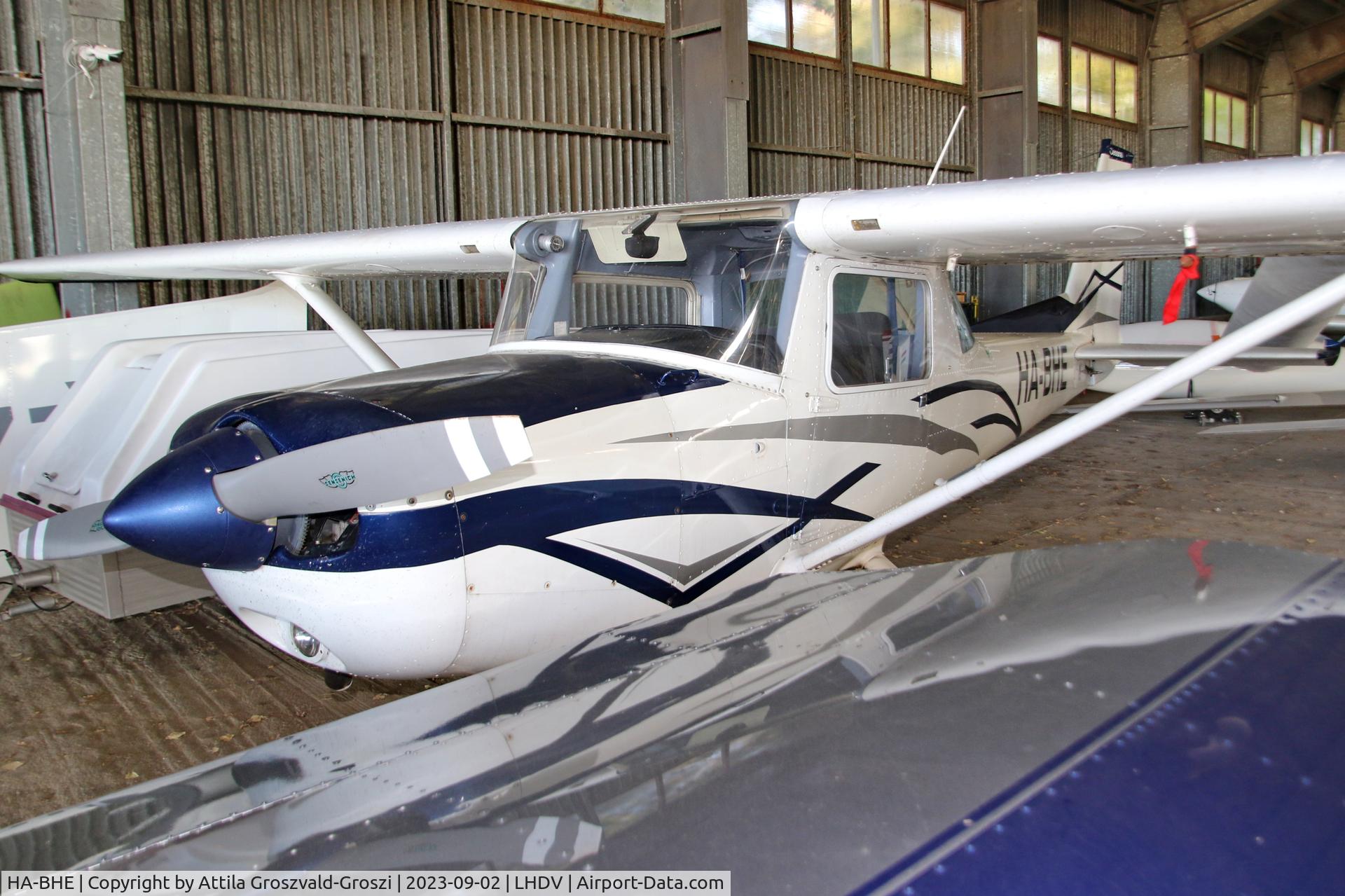 HA-BHE, 1979 Cessna 152 C/N 15283630, LHDV - Dunaújváros-Kisapostag Airport, Hungary