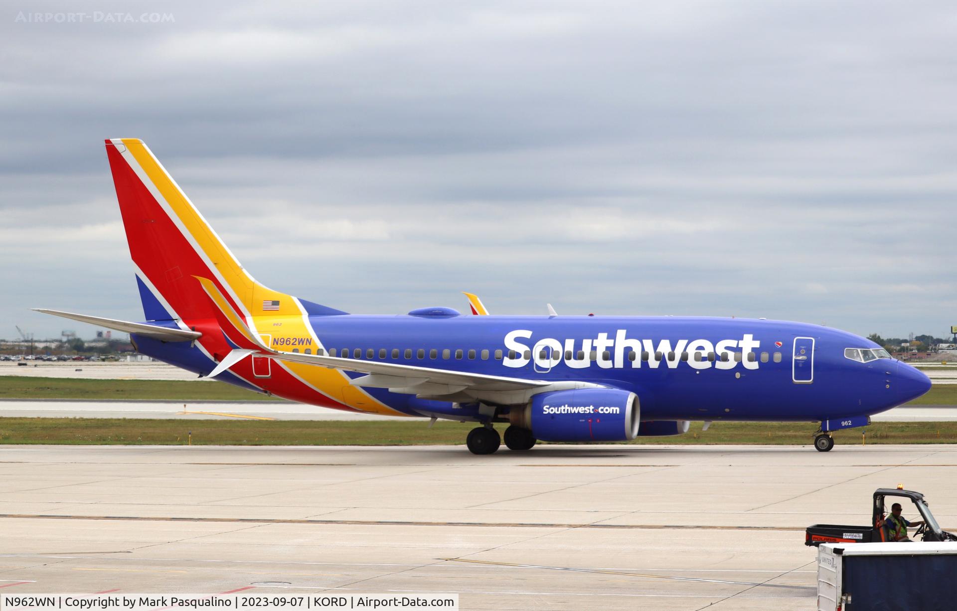 N962WN, 2011 Boeing 737-7H4 C/N 36963, Boeing 737-7H4