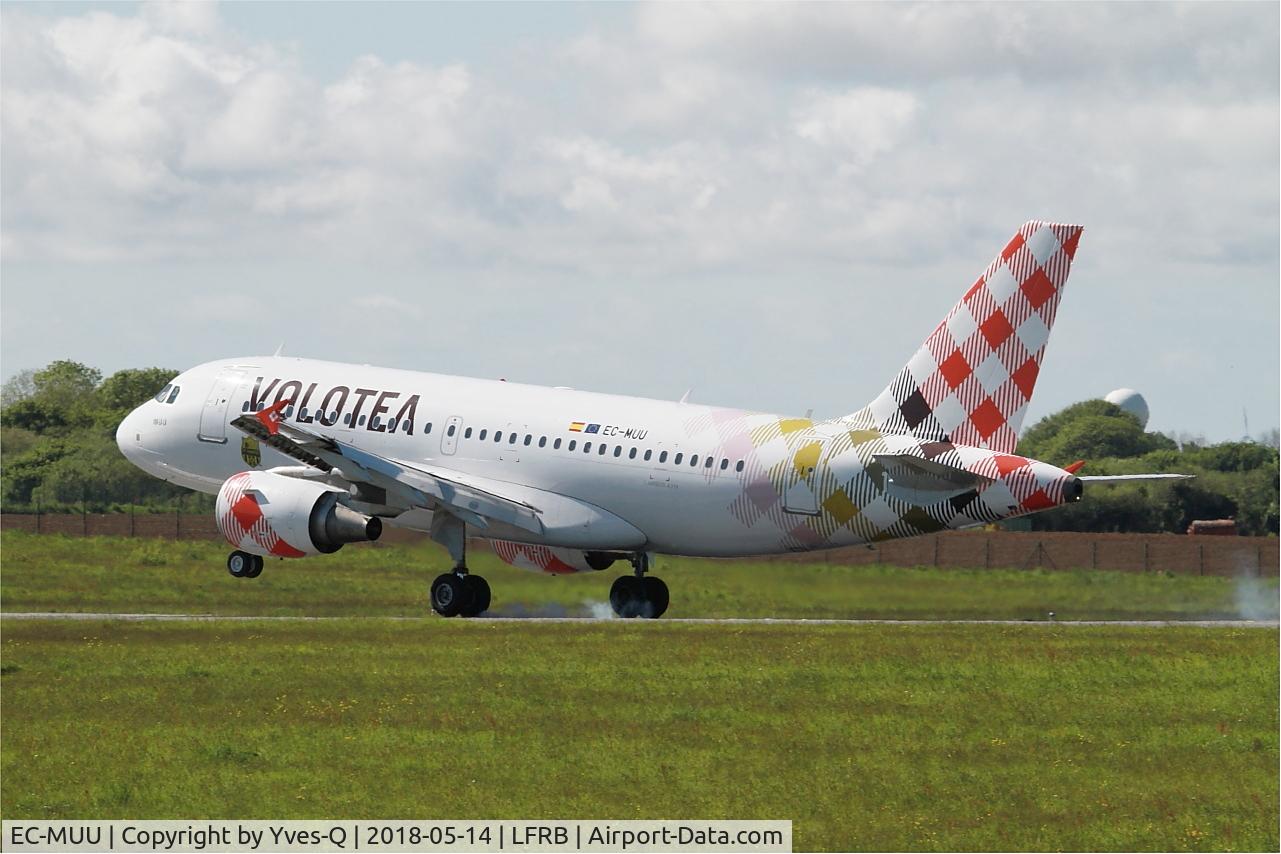 EC-MUU, 2004 Airbus A319-111 C/N 2253, Airbus A319-111, Landing rwy 25L, Brest-Bretagne airport (LFRB-BES)
