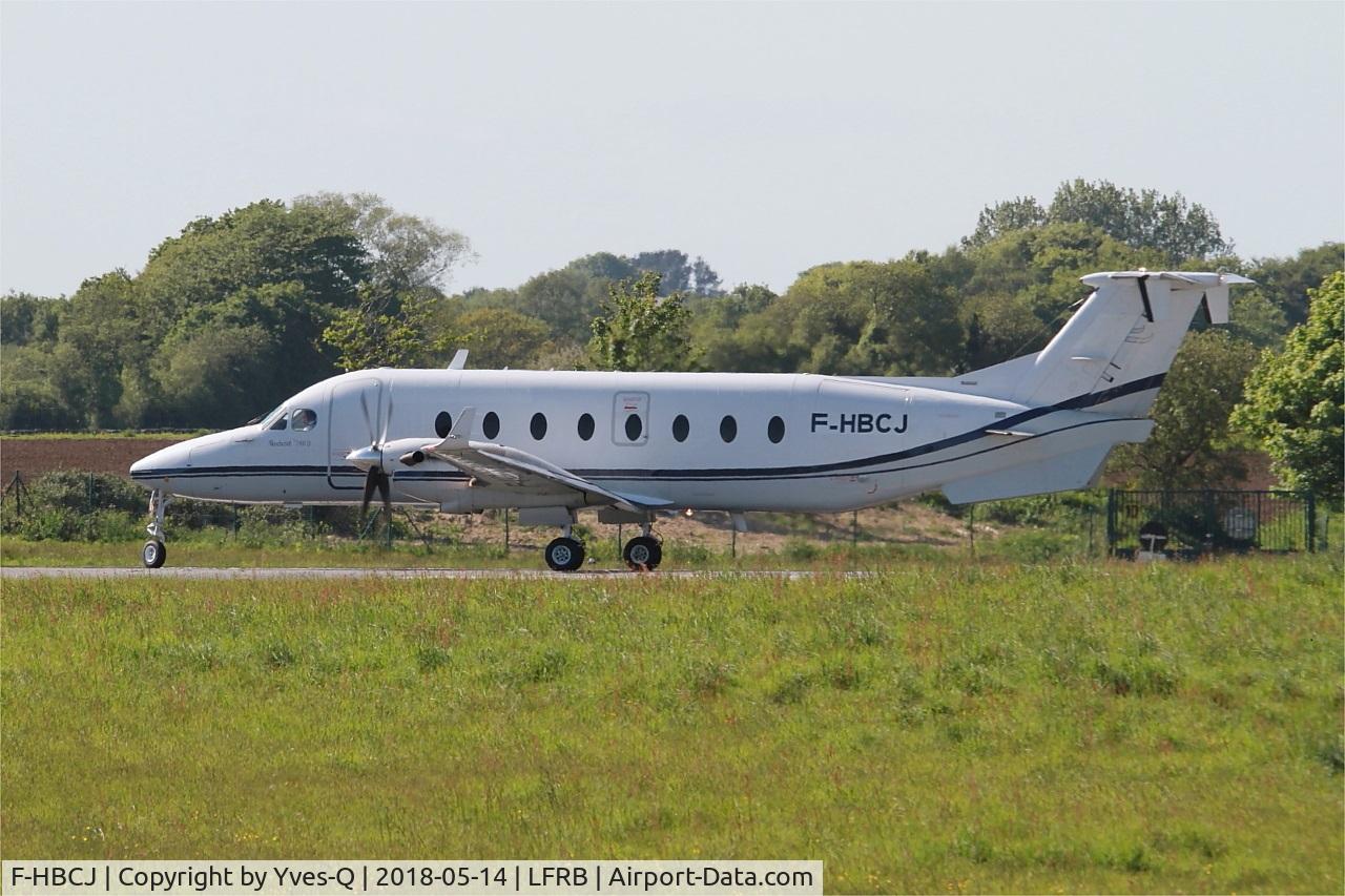 F-HBCJ, 1998 Beech 1900D C/N UE-338, Beech 1900D, Lining up rwy 25L, Brest-Bretagne airport (LFRB-BES)