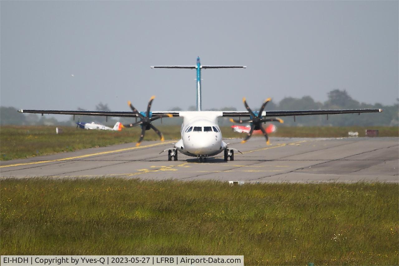 EI-HDH, 2014 ATR 72-212A C/N 1169, ATR 72-212A, Taxiing, Brest-Bretagne airport (LFRB-BES)