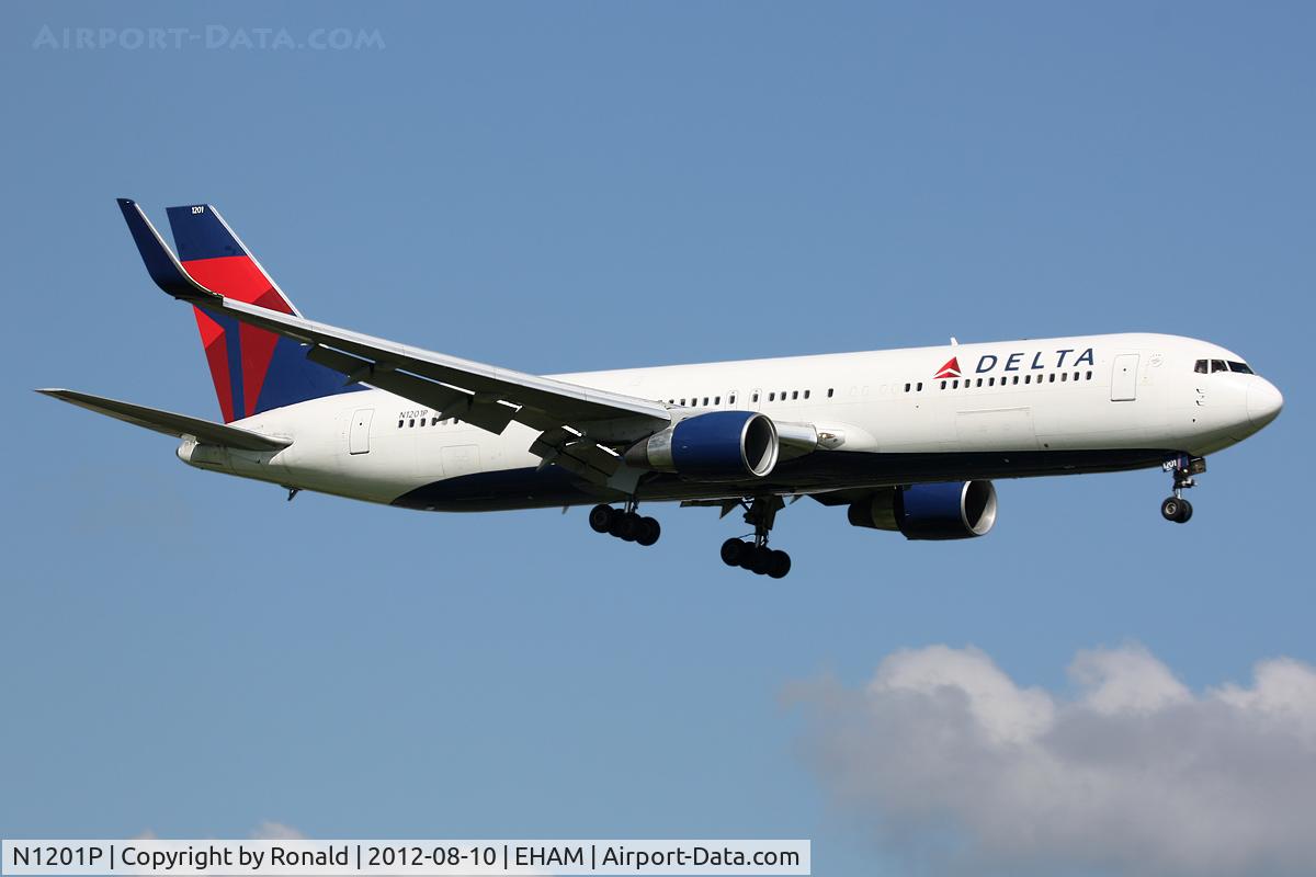 N1201P, 1998 Boeing 767-332 C/N 28458, at spl