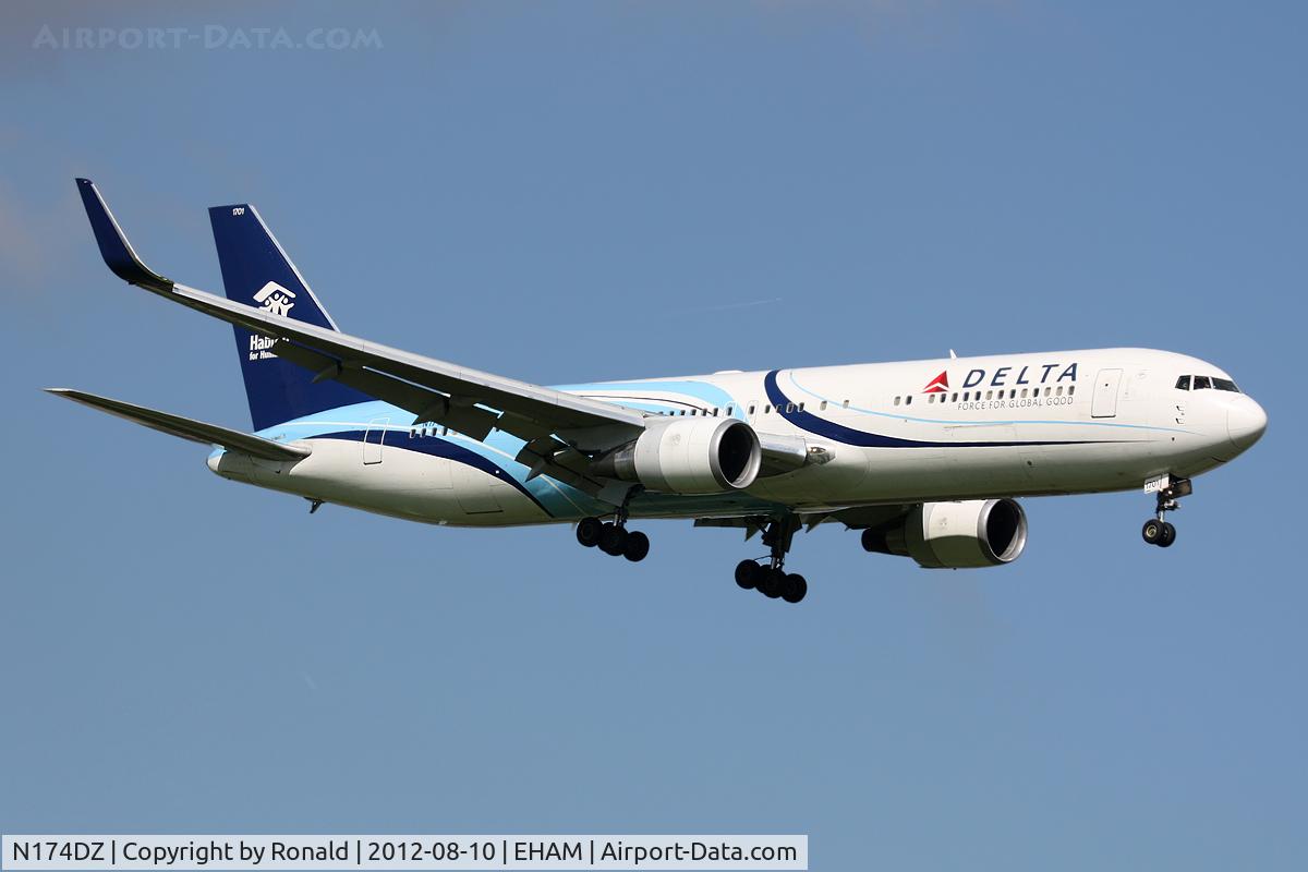 N174DZ, 1998 Boeing 767-332 C/N 29693, at spl