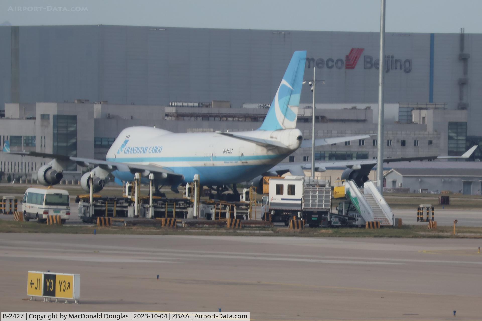 B-2427, 1996 Boeing 747-4B5F C/N 26401, PEK/ZBAA