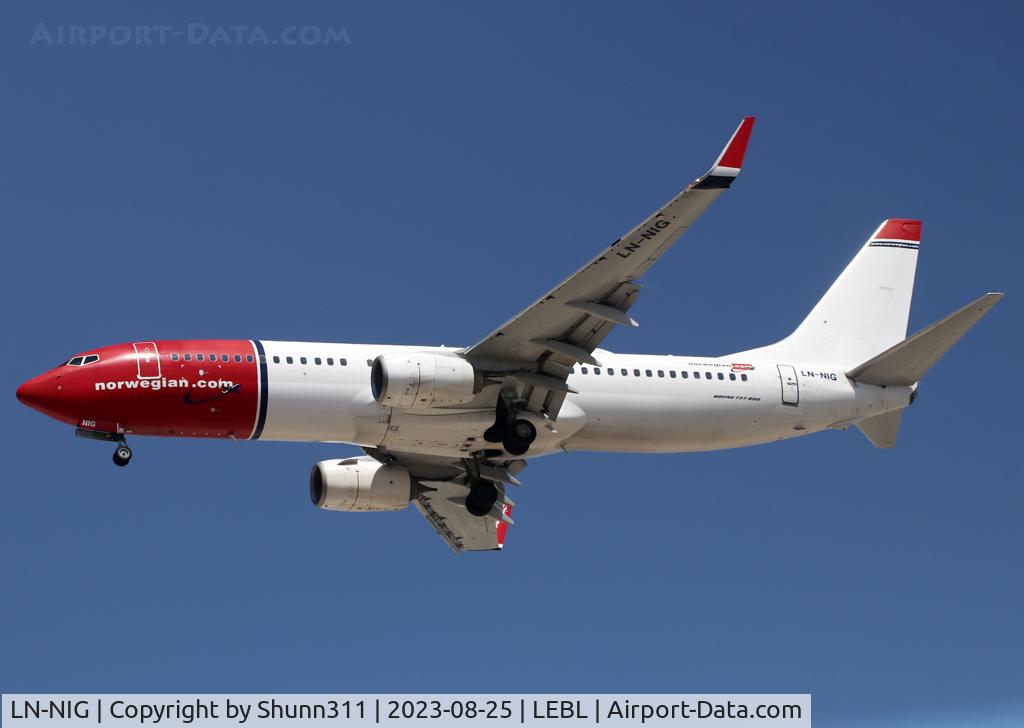 LN-NIG, 2014 Boeing 737-8JP C/N 43878, Landing rwy 24R with white tail...