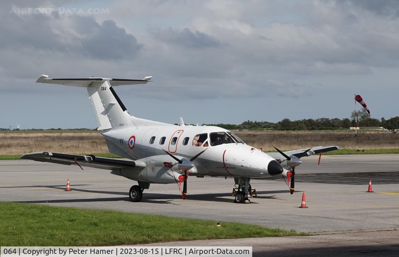 064, Embraer EMB-121AA Xingu C/N 121064, Cherbourg