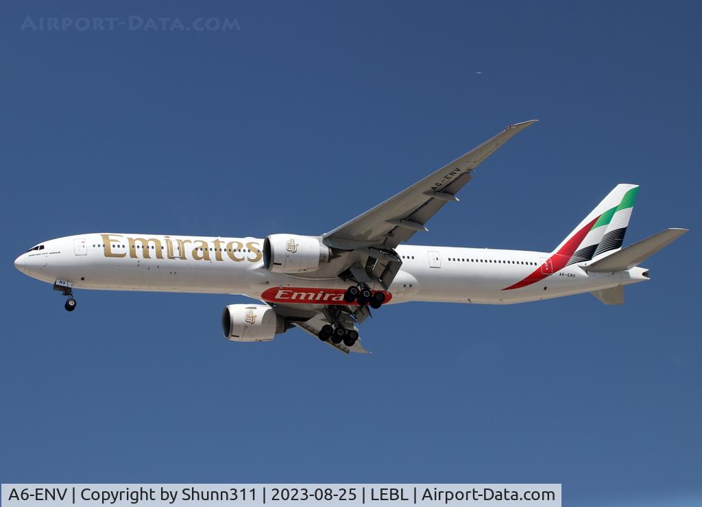 A6-ENV, 2014 Boeing 777-31H/ER C/N 41386, Landing rwy 24R in modified new livery...