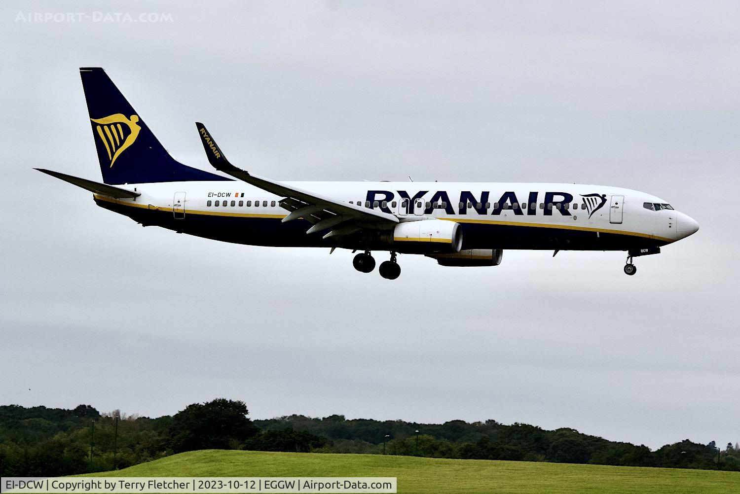 EI-DCW, 2004 Boeing 737-8AS C/N 33568, At Birmingham