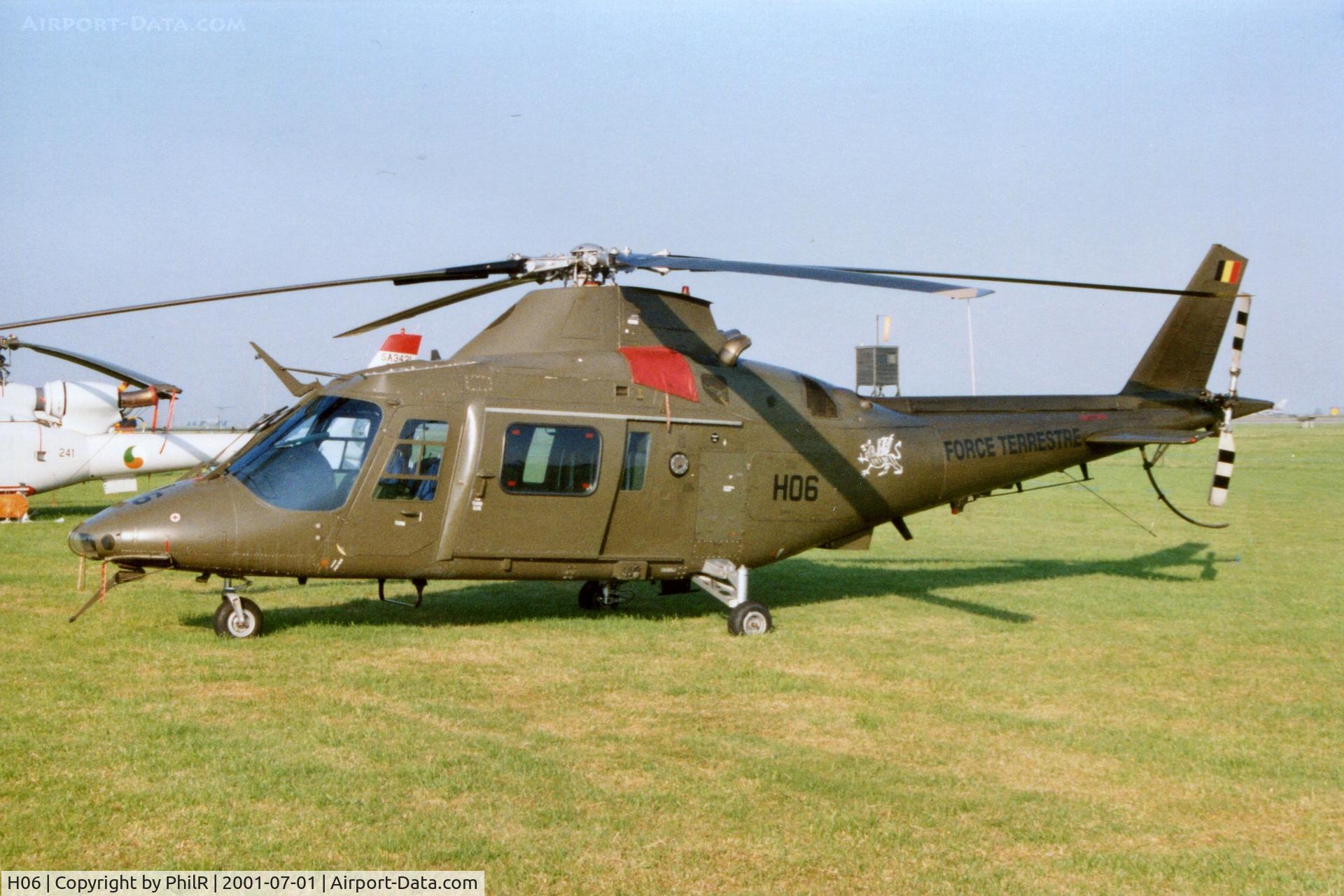 H06, 1992 Agusta A-109BA C/N 0306, H06 1992 Augusta A109 HO Belgian Army RIAT Cottesmore 28.07.01