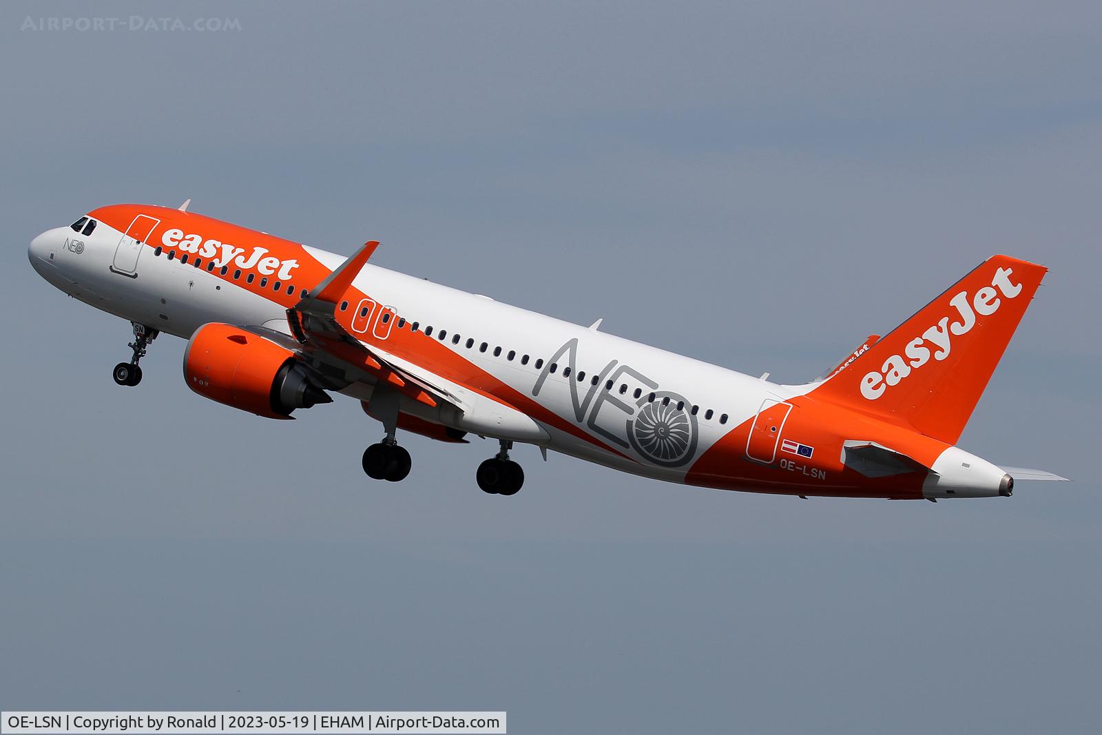OE-LSN, Airbus A320-251N C/N 10701, at spl