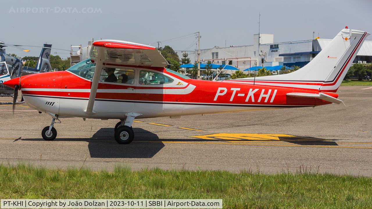 PT-KHI, 1974 Cessna C182 C/N no avaible, New colors.