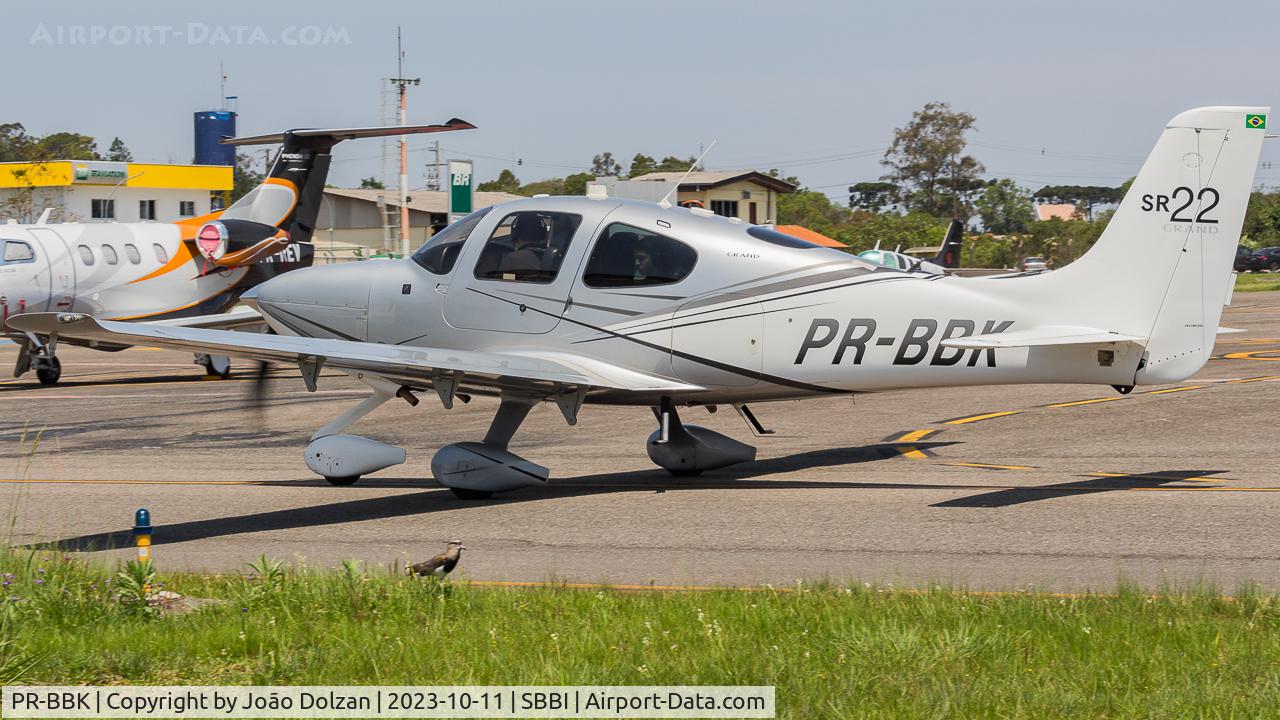 PR-BBK, 2014 Cirrus SR-22 Grand C/N 4077, At General Aviation Apron.