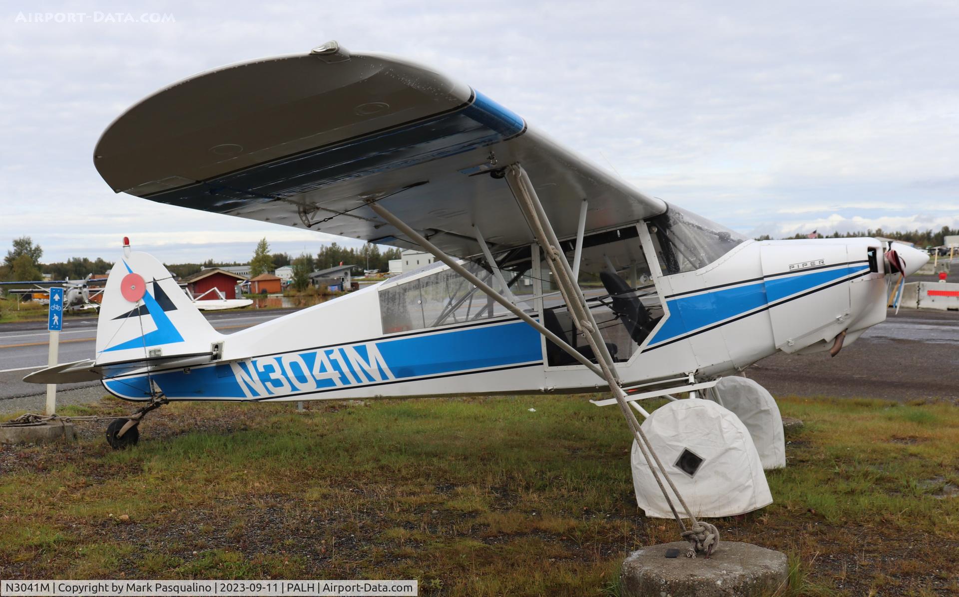 N3041M, 1947 Piper PA-12 Super Cruiser C/N 12-1733, Piper PA-12