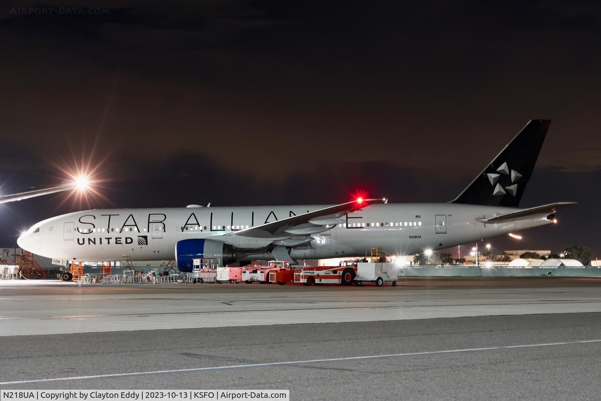 N218UA, 2001 Boeing 777-222 C/N 30222, SFO 2023.