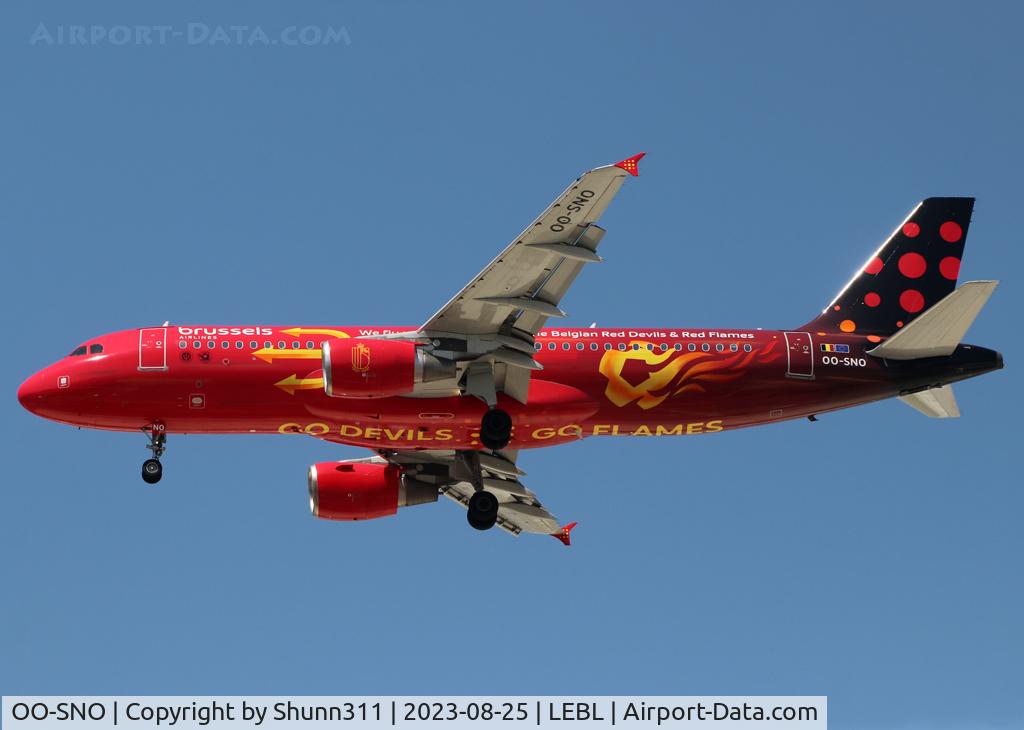 OO-SNO, 2009 Airbus A320-216 C/N 3831, Landing rwy 24R in Red Devils c/s