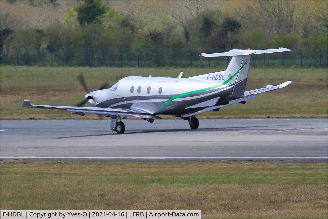F-HDBL, 2012 Pilatus PC-12/47E C/N 1362, Pilatus PC-12-47E, Taxiing rwy 07R, Brest-Bretagne airport (LFRB-BES)