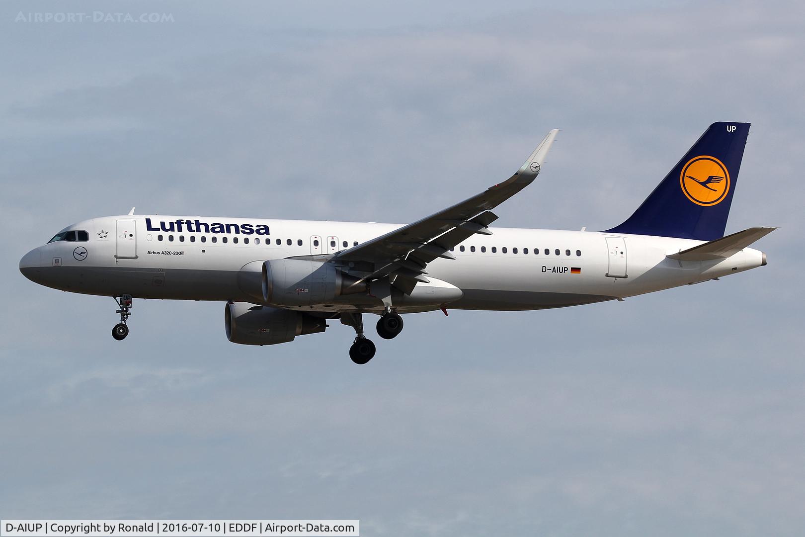 D-AIUP, 2015 Airbus A320-214 C/N 6807, at fra