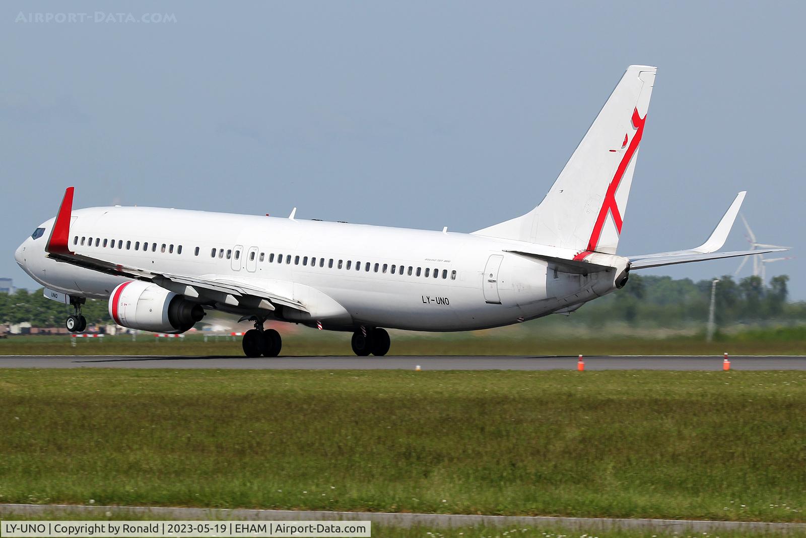 LY-UNO, 2004 Boeing 737-8FE C/N 33801, at spl