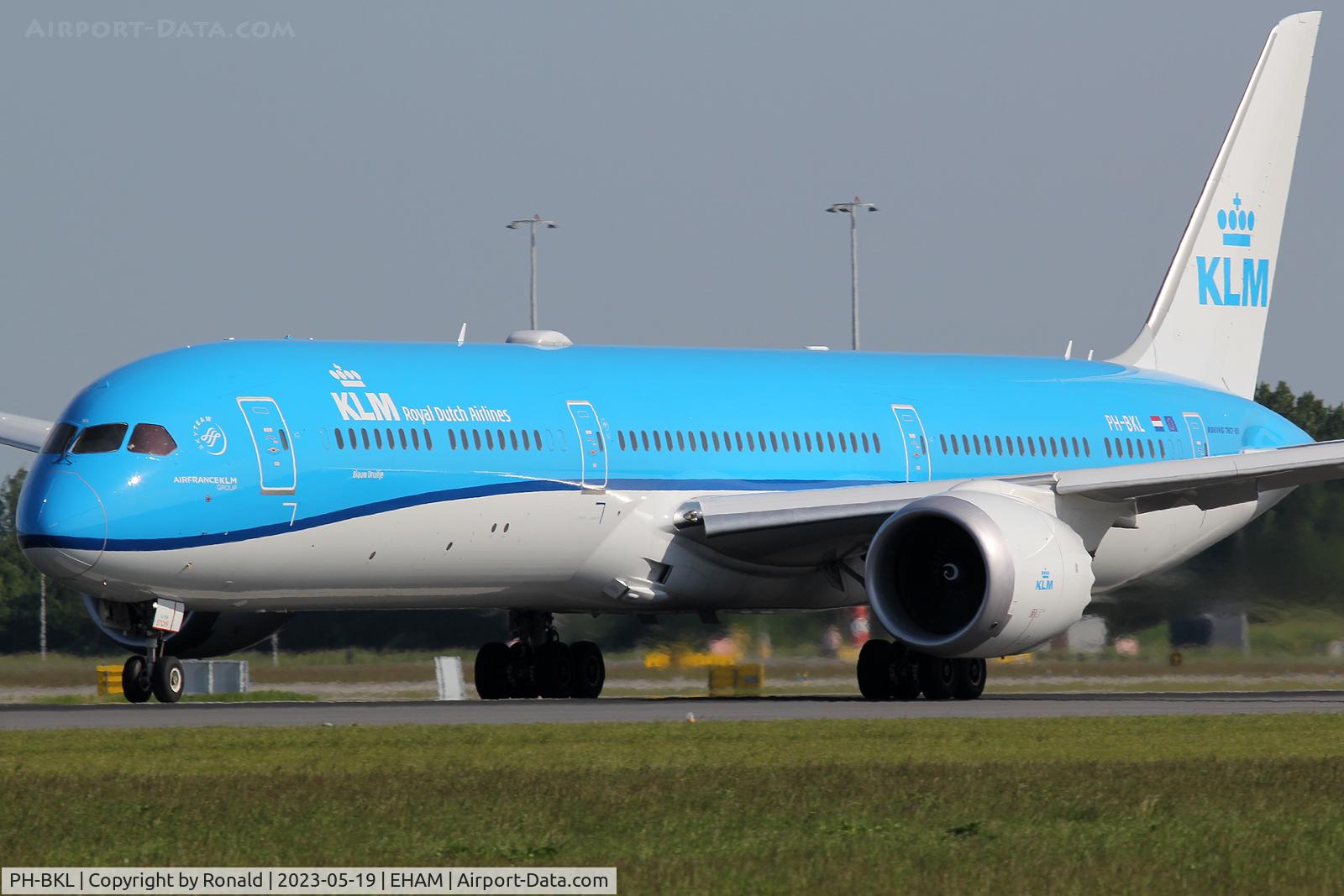 PH-BKL, Boeing 787-10 Dreamliner C/N 42501, at spl