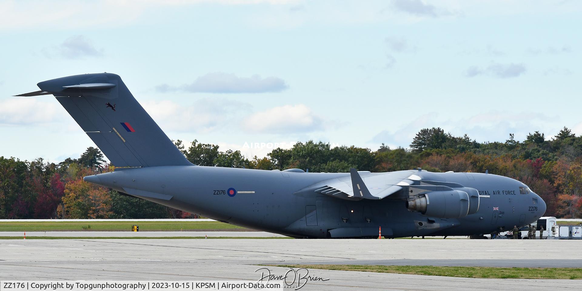 ZZ176, 2008 Boeing C-17A Globemaster III C/N F-190, ASCOT6384 crew prepping plane for engine start