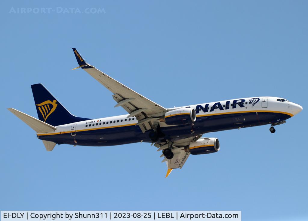 EI-DLY, 2006 Boeing 737-8AS C/N 33601, Landing rwy 24R with scimitar winglets mounted...