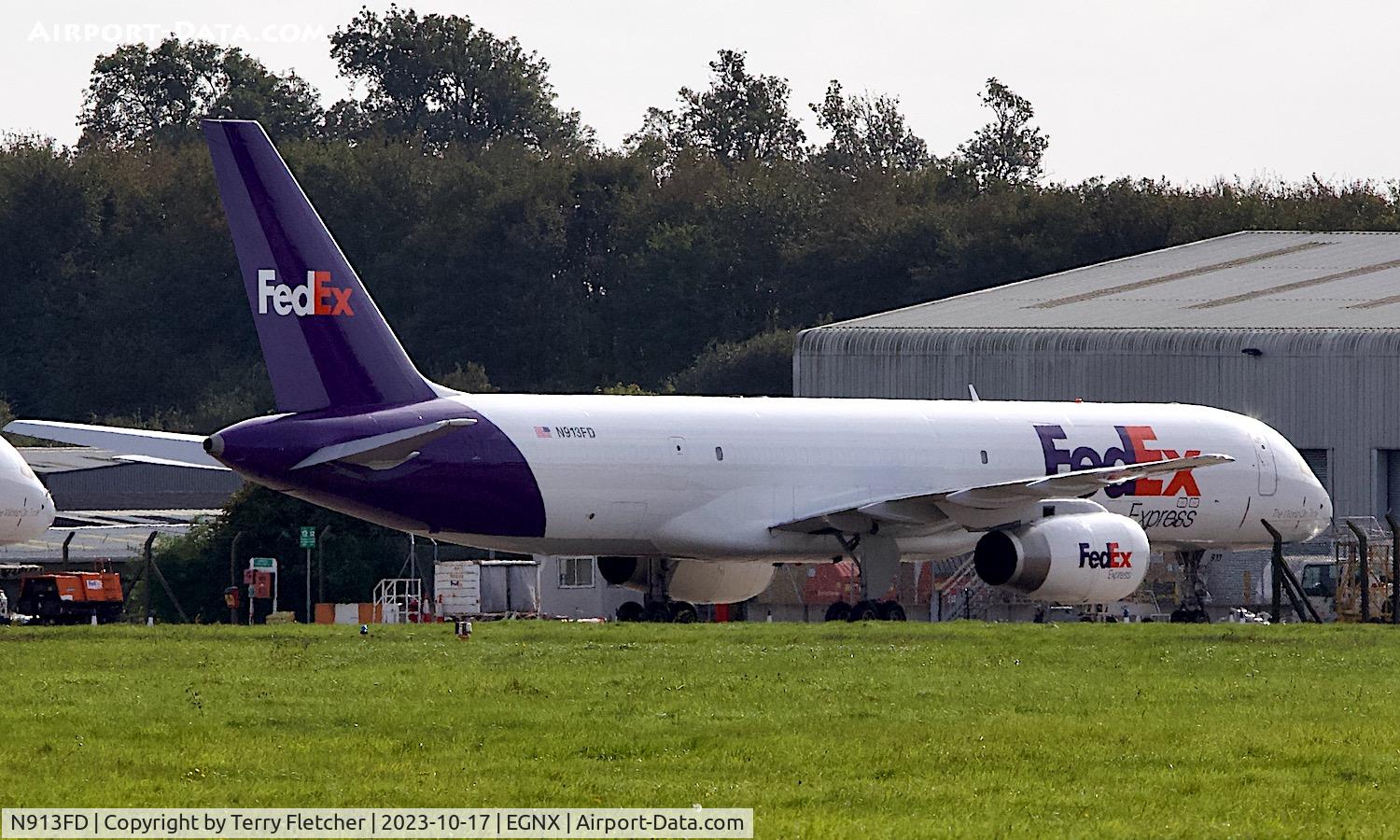 N913FD, 1988 Boeing 757-28A C/N 24017, At East Midlands Airport