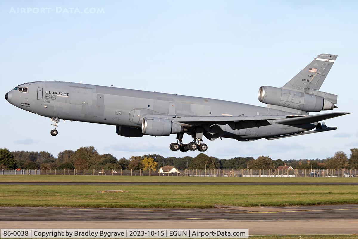 86-0038, 1986 McDonnell Douglas KC-10A Extender C/N 48251, On final approach