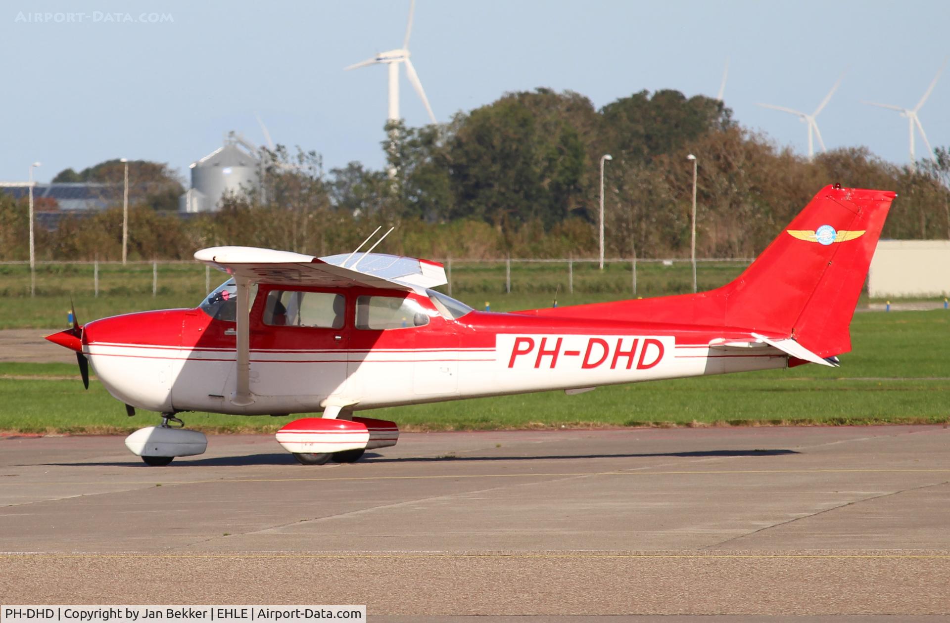 PH-DHD, 1977 Cessna 172N Skyhawk C/N 17269065, Lelystad Airport