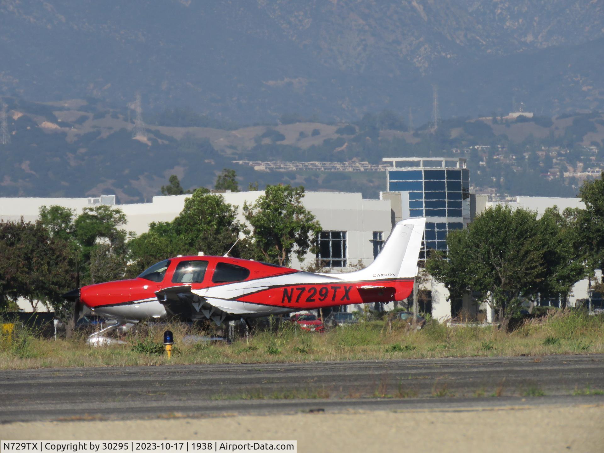 N729TX, 2017 Cirrus SR22T C/N 1508, Taking off