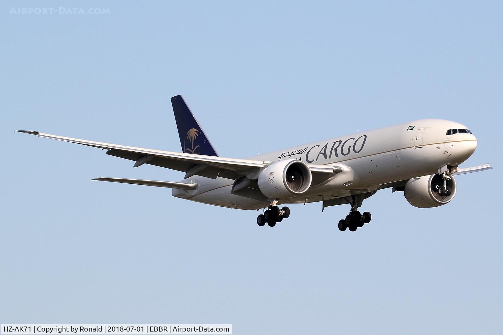 HZ-AK71, 2015 Boeing 777-FFG C/N 60337, at bru