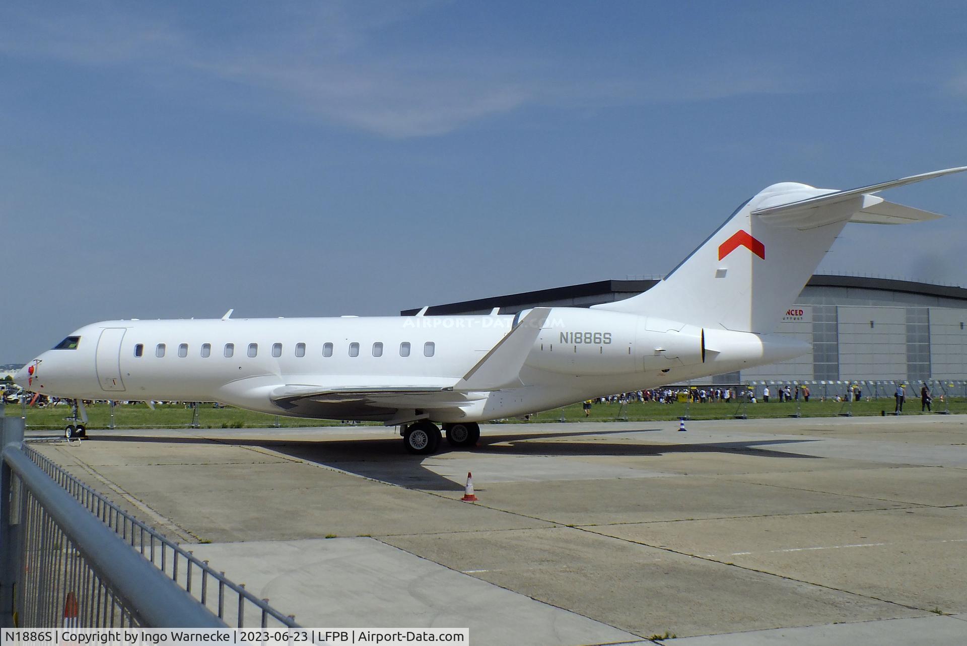 N1886S, 2016 Bombardier BD-700-1A10 Global 6000 C/N 9772, Bombardier BD-700-1A10 Global 6000 at Paris/Le-Bourget airport during 2023 Paris Aerosalon