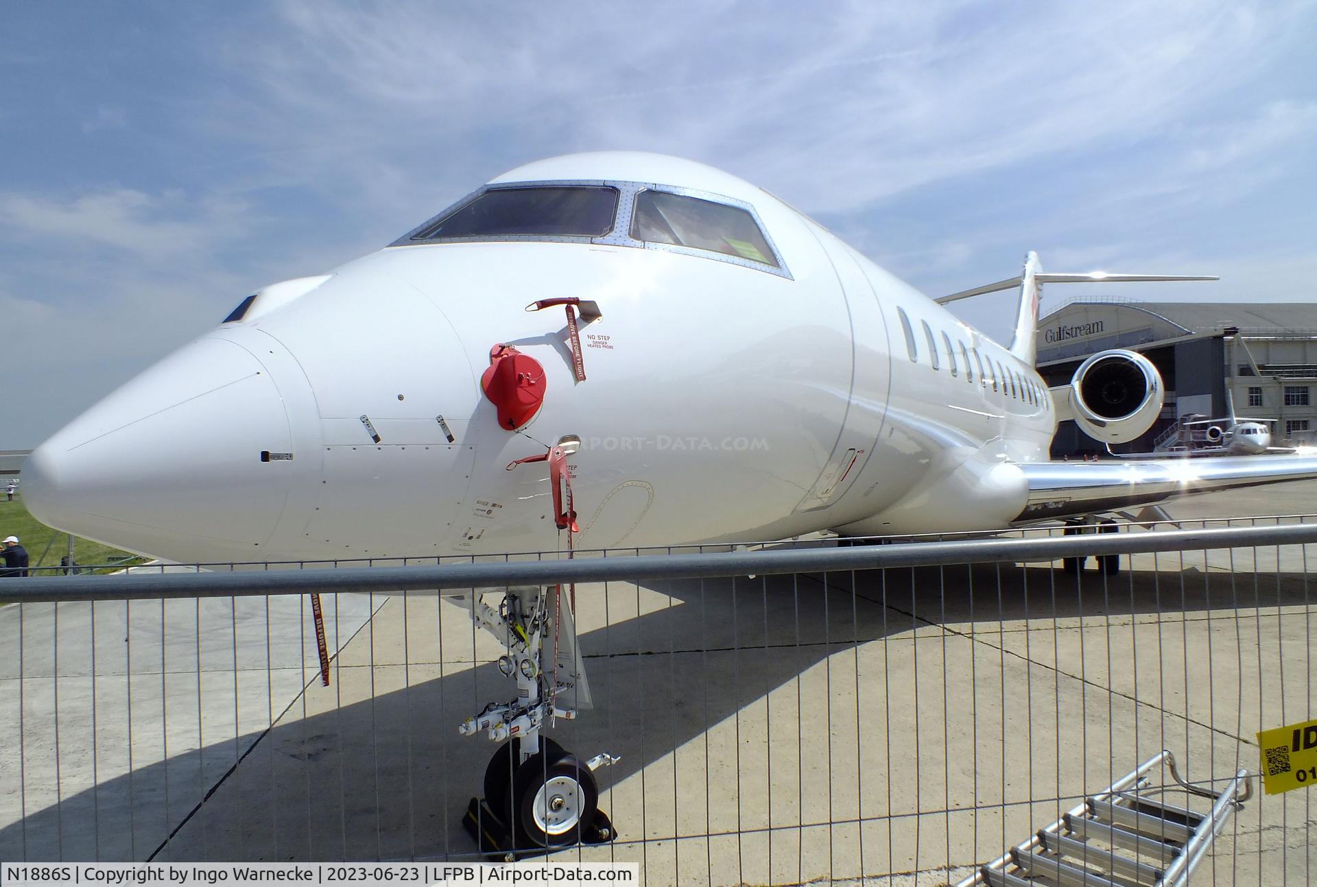 N1886S, 2016 Bombardier BD-700-1A10 Global 6000 C/N 9772, Bombardier BD-700-1A10 Global 6000 at Paris/Le-Bourget airport during 2023 Paris Aerosalon