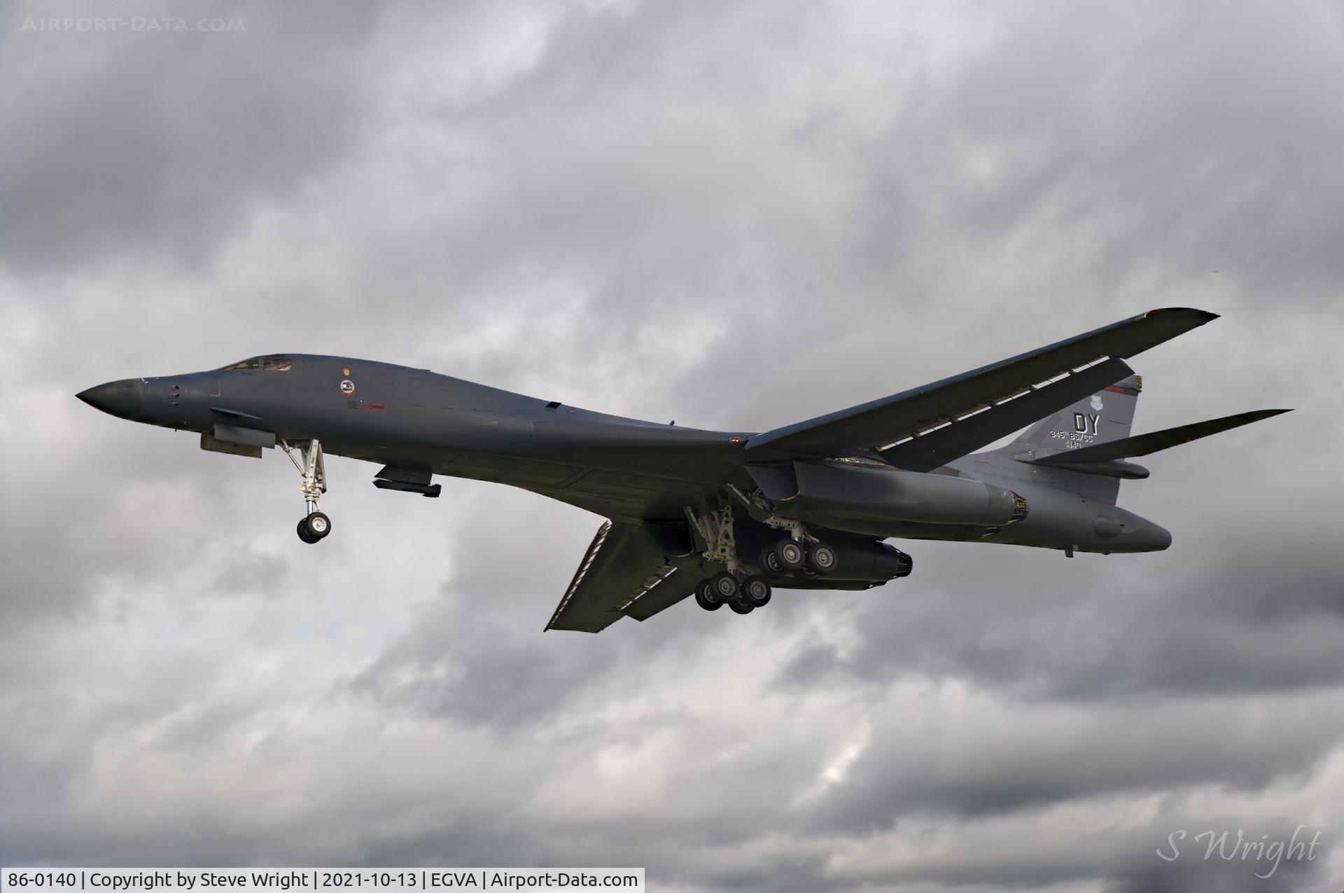 86-0140, 1986 Rockwell B-1B Lancer C/N 100, On Deployment to RAF Fairford UK