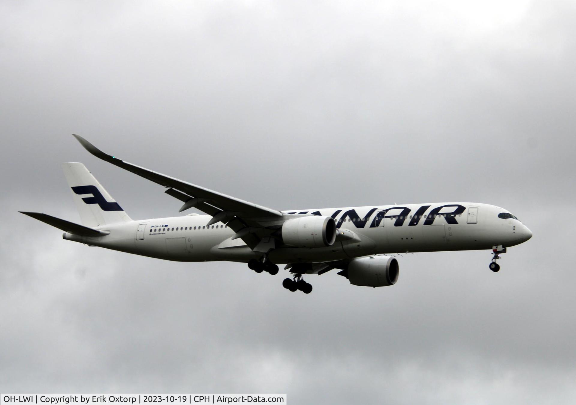 OH-LWI, 2017 Airbus A350-941 C/N 104, OH-LWI landing rw 04L