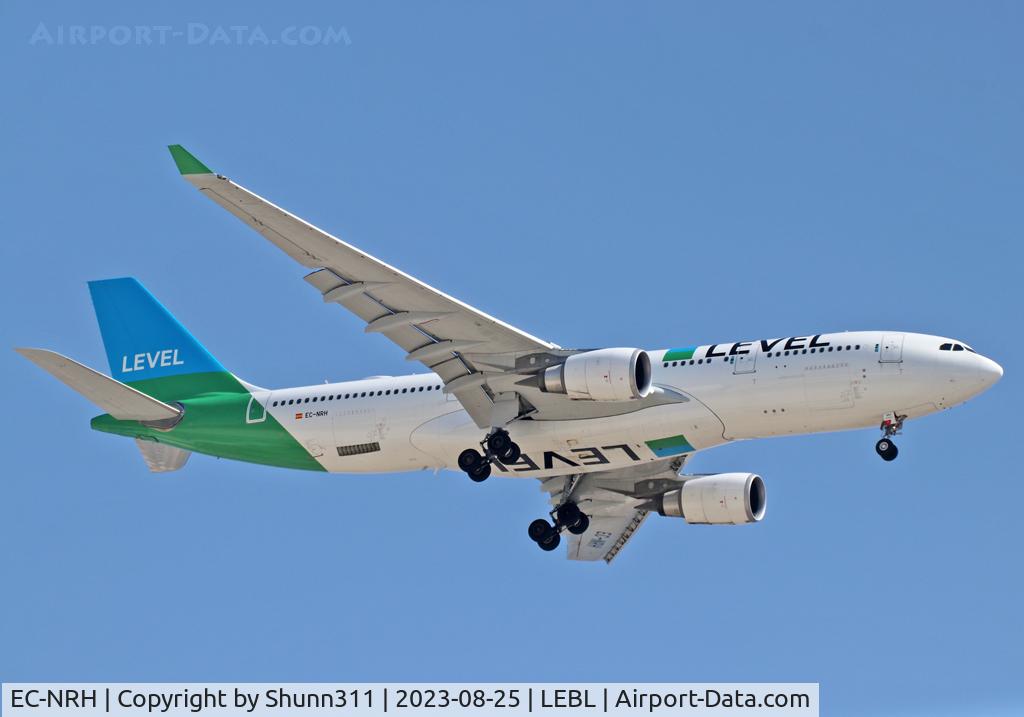 EC-NRH, 2018 Airbus A330-202 C/N 1882, Landing rwy 24R