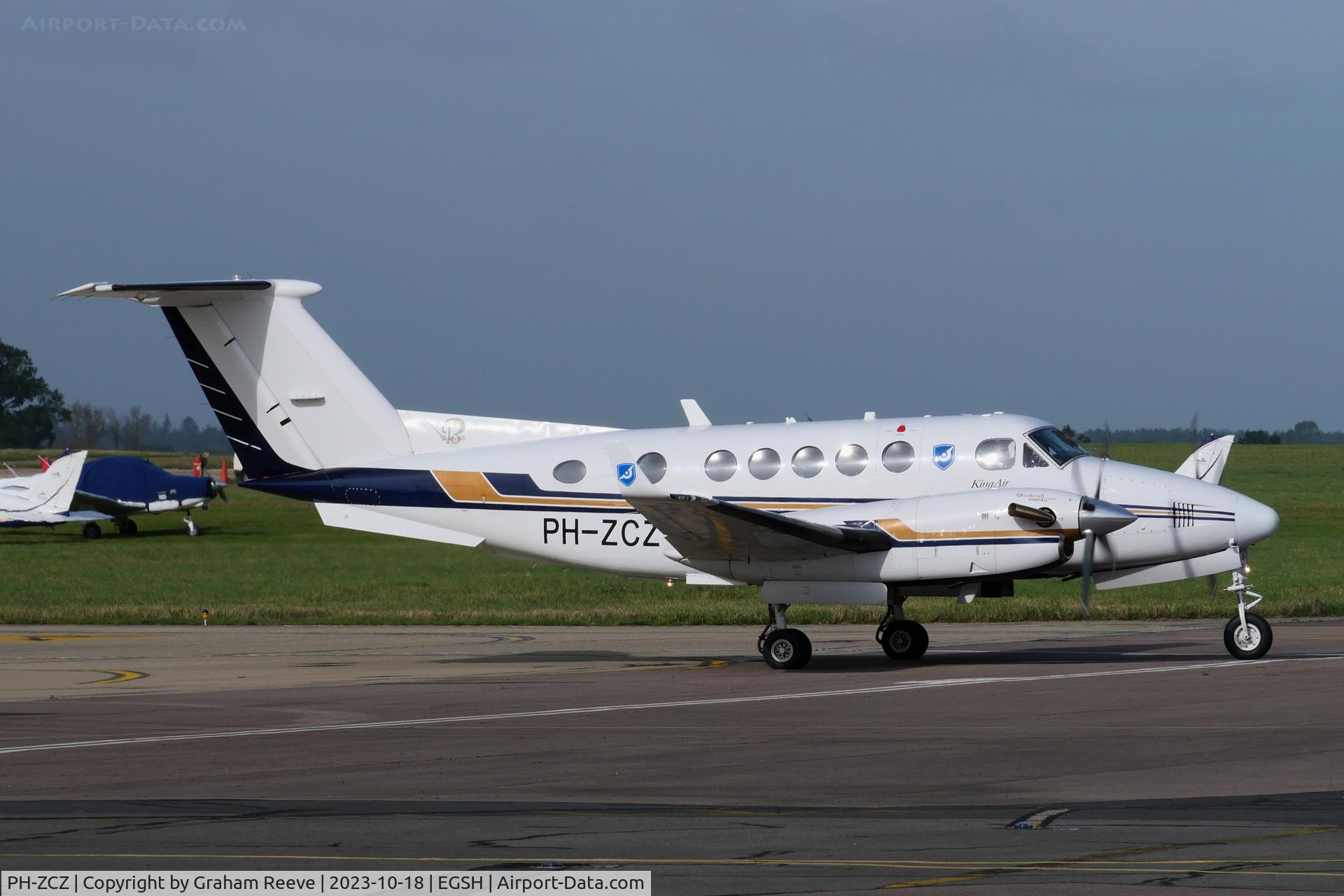 PH-ZCZ, 1987 Beech B200 King Air C/N BB-1281, Departing from Norwich.