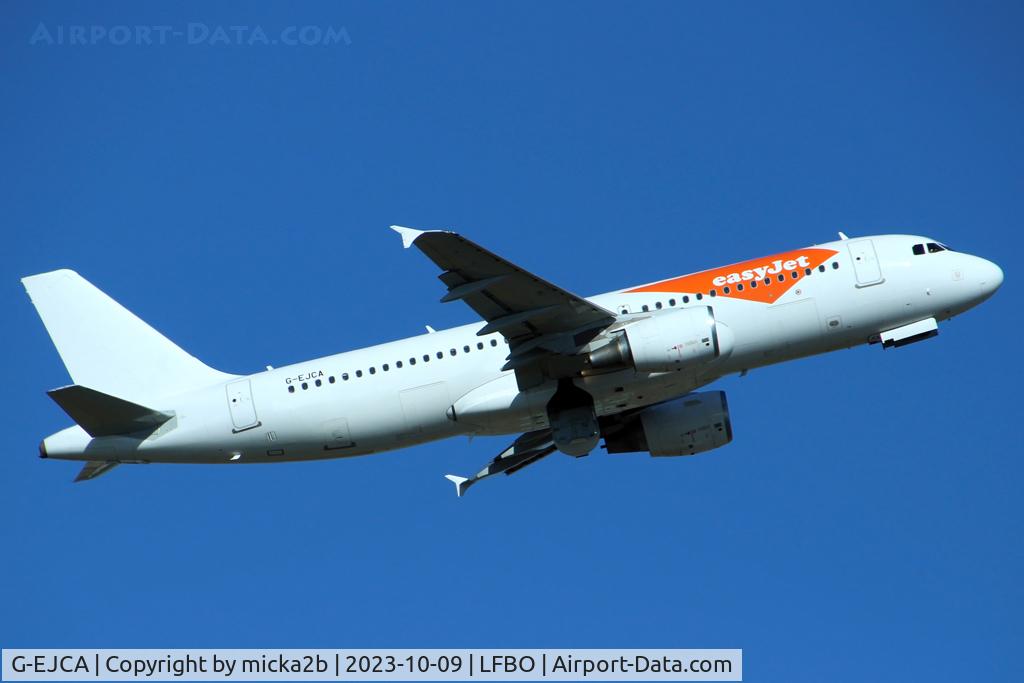 G-EJCA, 2013 Airbus A320-214 C/N 5874, Take off