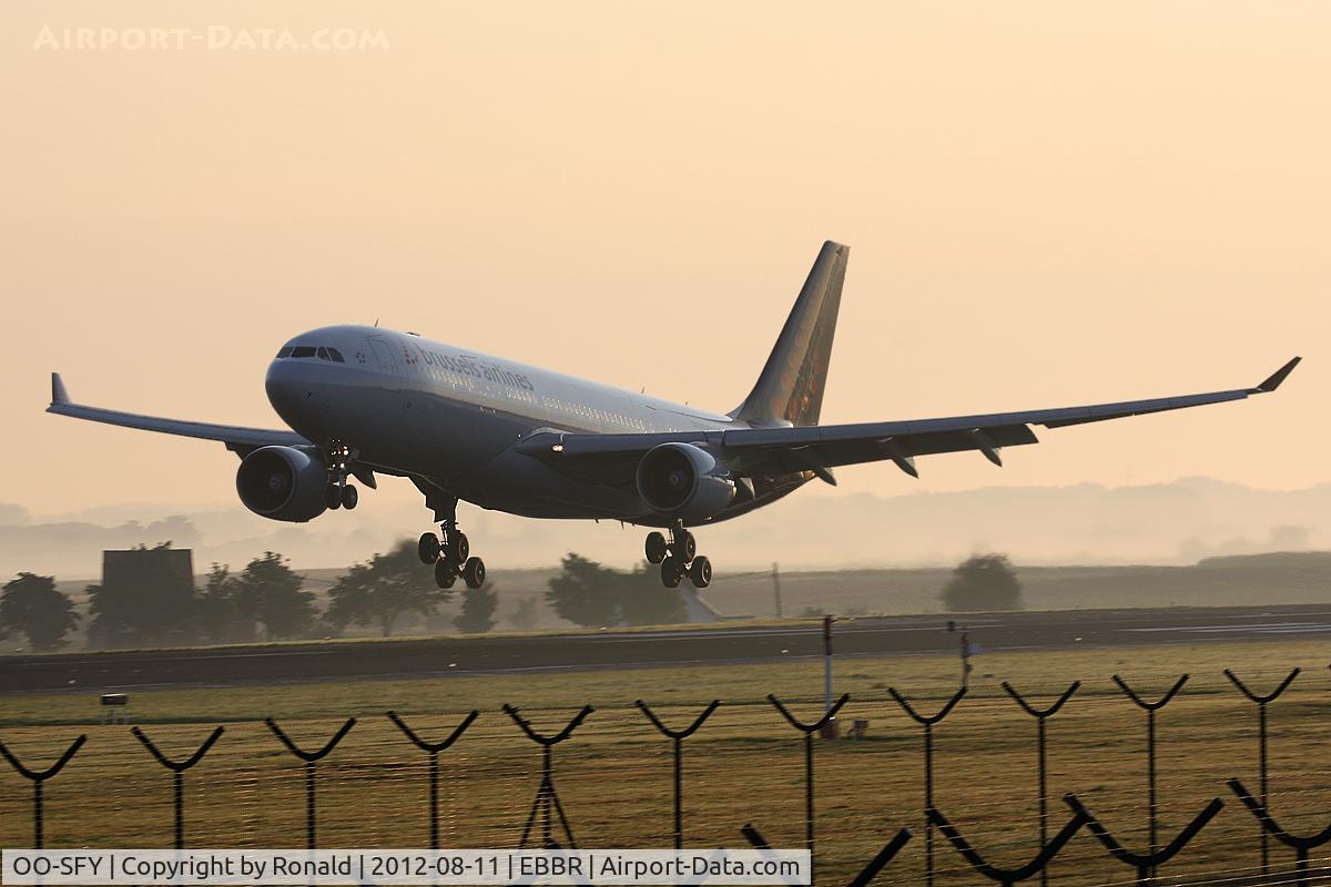 OO-SFY, 1998 Airbus A330-223 C/N 229, at bru