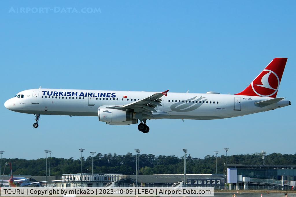 TC-JRU, 2011 Airbus A321-231 C/N 4788, Landing