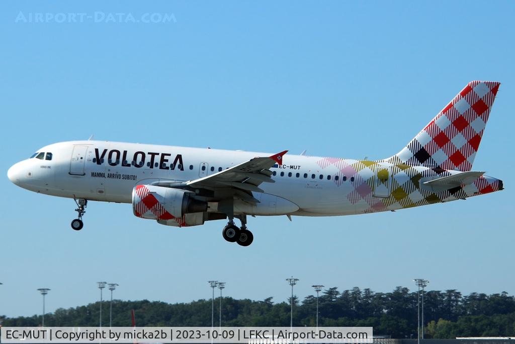 EC-MUT, 2004 Airbus A319-111 C/N 2240, Landing