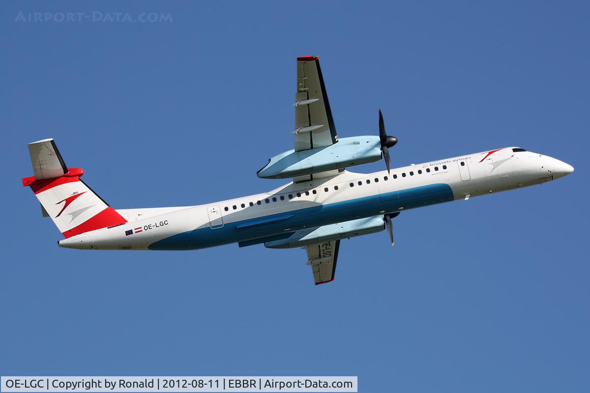 OE-LGC, 2000 De Havilland Canada DHC-8-402Q Dash 8 C/N 4026, at bru