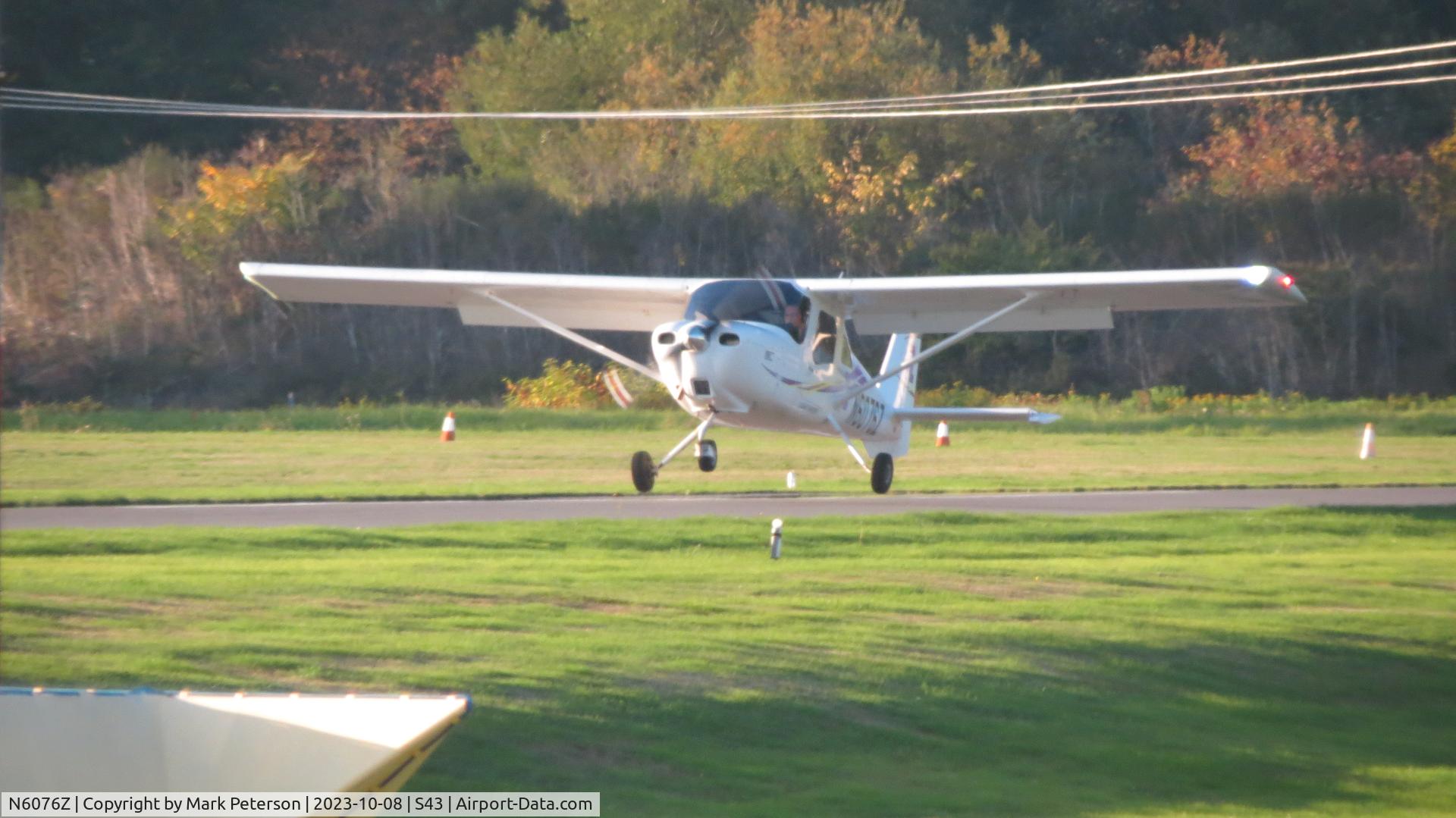 N6076Z, 2012 Cessna (Textron) 162 Skycatcher C/N 16200217, S43 Harvey Field