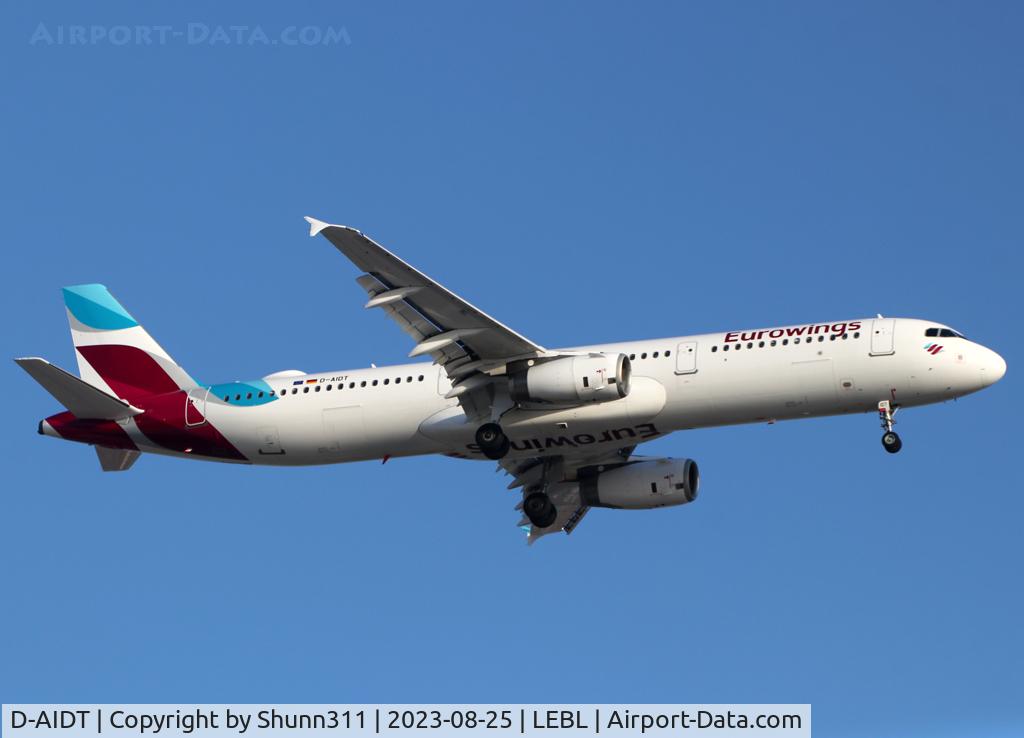 D-AIDT, 2012 Airbus A321-231 C/N 5087, Landing rwy 24R