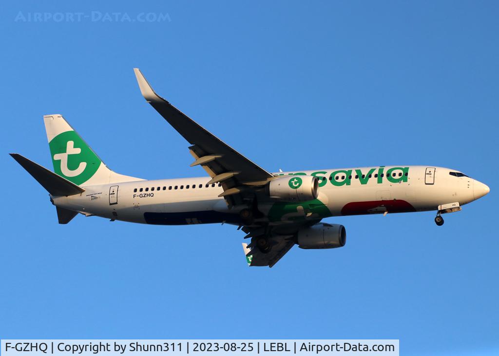 F-GZHQ, 2015 Boeing 737-8K2 C/N 44567, Landing rwy 24R...